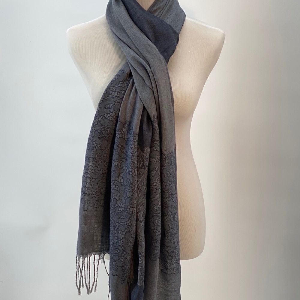 Brand new scarf  